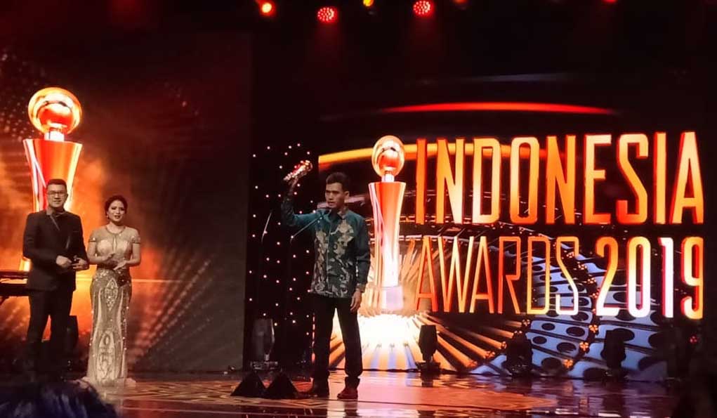 Asrorun Niam Raih Penghargaan Indonesia Award 2019